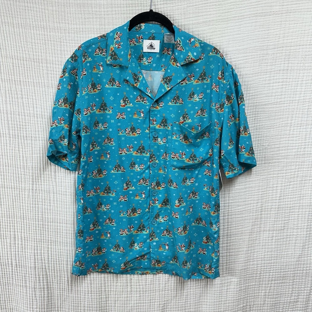 NWT Disney Holiday Winter Mickey Mouse Friends Holiday Button Shirt AOP Camp XS